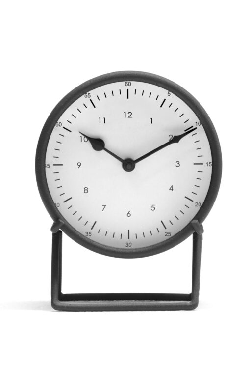 Classic black metal table clock by cocovey homes - Image 3